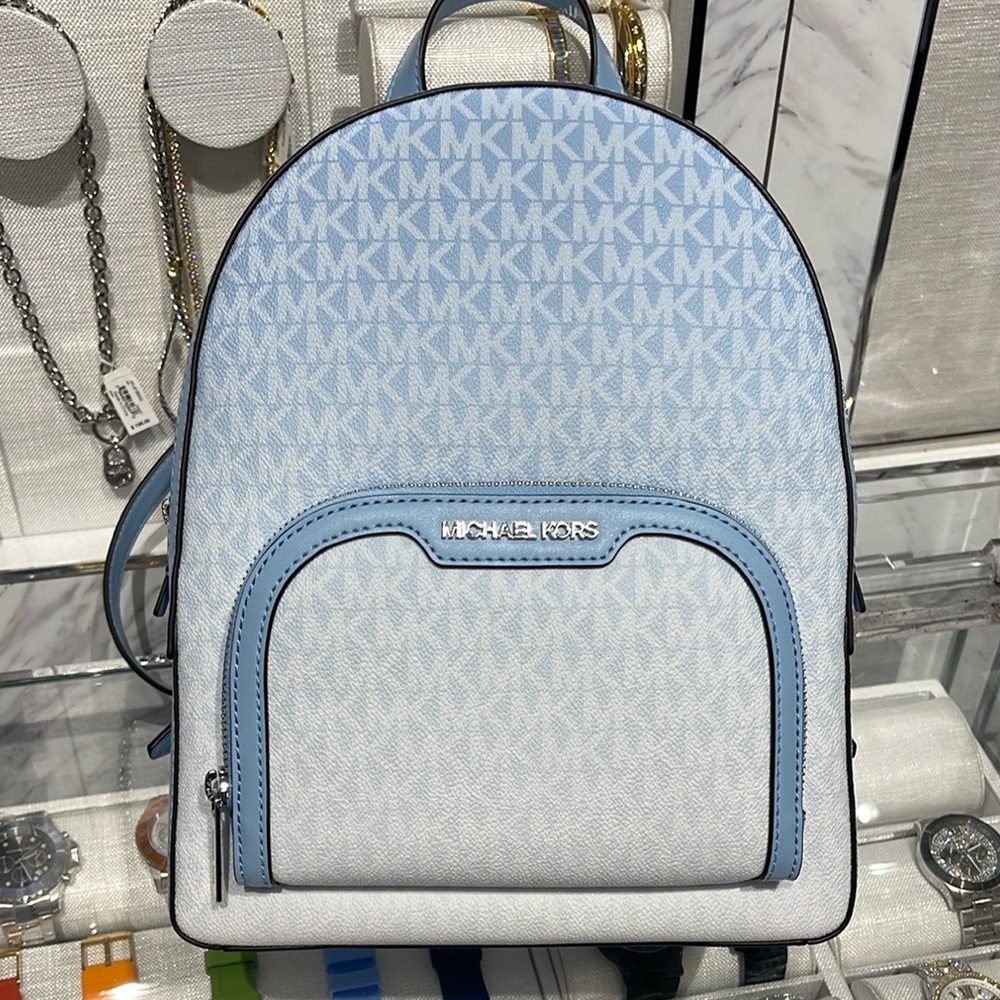 MICHAEL KORS Jaycee Medium Ombré Signature Logo Backpack
Light Sky
NWT